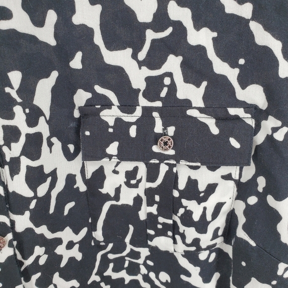 Jaclyn Smith Top 3 / 4 Roll Tab Sleeve Black White Print Button Up Size XXL - Picture 5 of 11